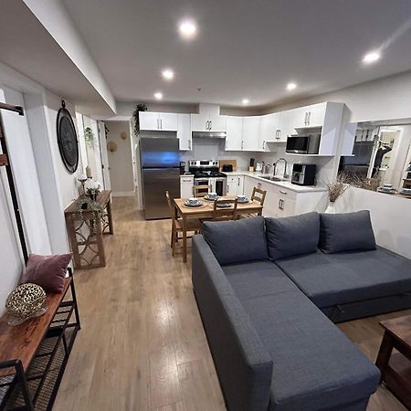 New, Spacious 2 Bedrooms In Downtown With Free Parking! Maple Ridge Exterior foto